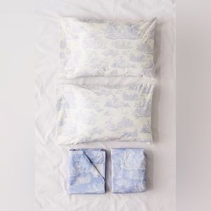 Laura Ashley UO Queen Sheet Set, RARE!